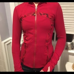 Like new ! Lululemon define jacket sz 6